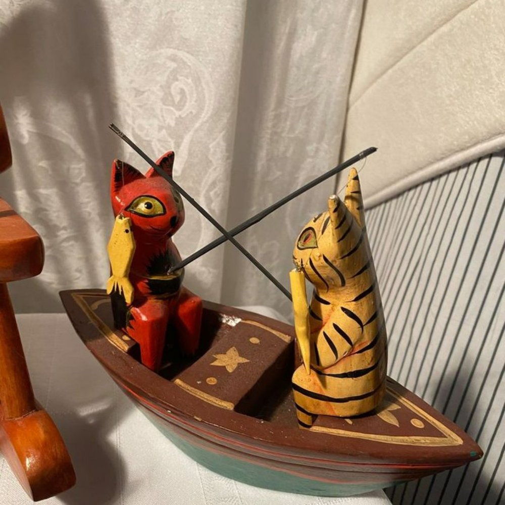 VINTAGE WOODEN FIGURINES - GONE FISHING III - Picture 5 of 9
